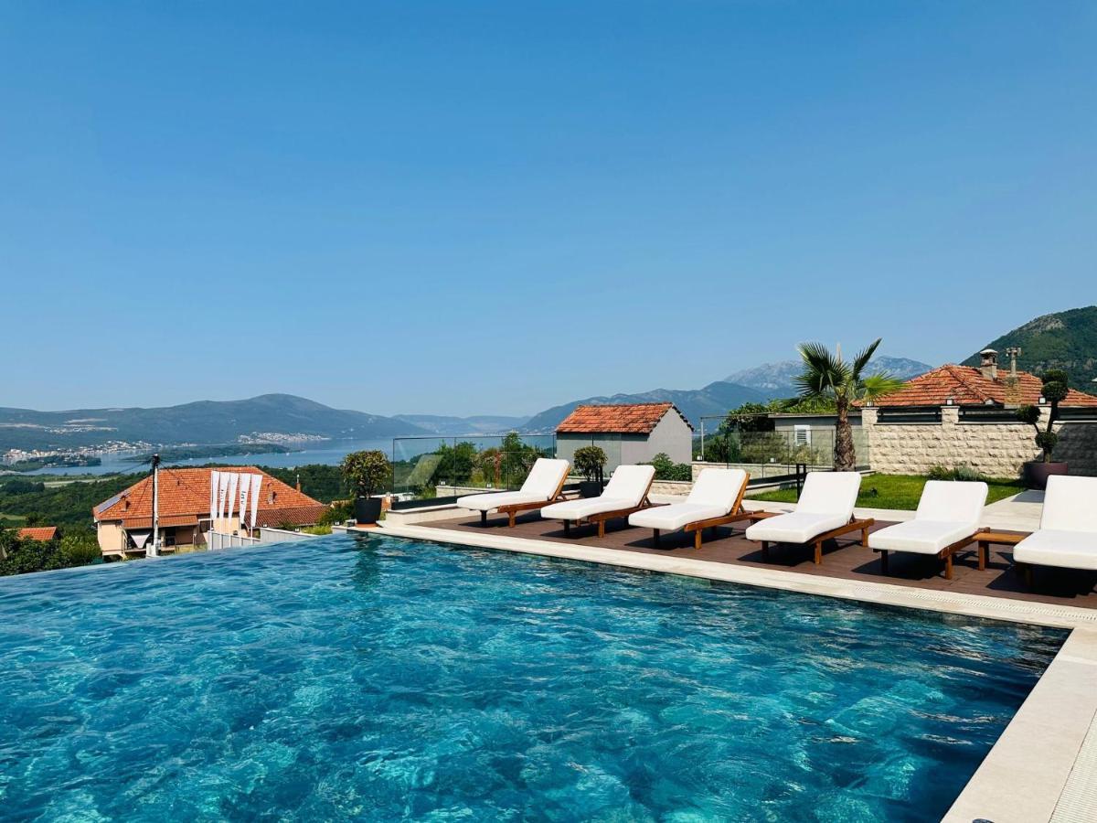 Royal Blue Resort & Residences Tivat Exterior foto