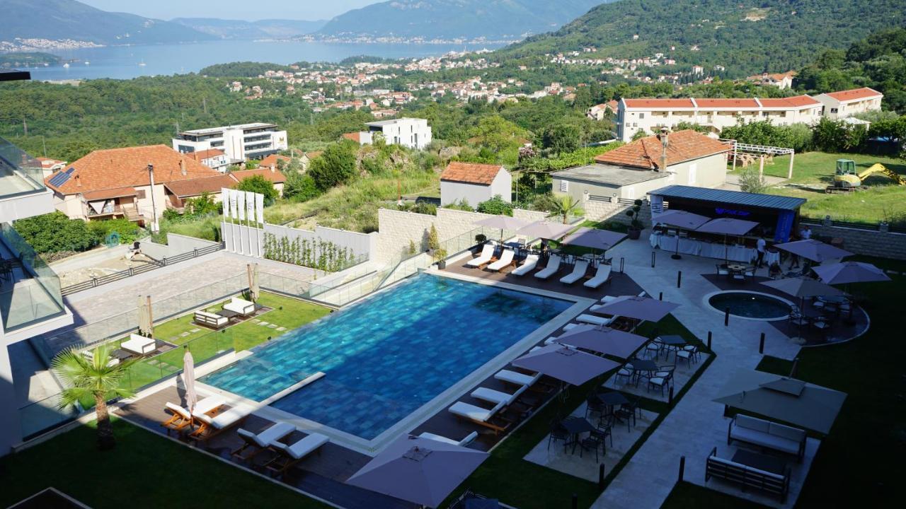 Royal Blue Resort & Residences Tivat Exterior foto